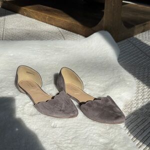 Isaac Mizrahi Taupe Suede Scalloped Flats